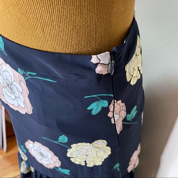 Ann Taylor LOFT tiered petite floral maxi skirt - Picture 4 of 7